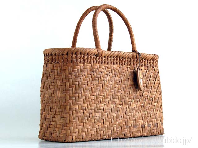 山葡萄バッグ横長（削皮）